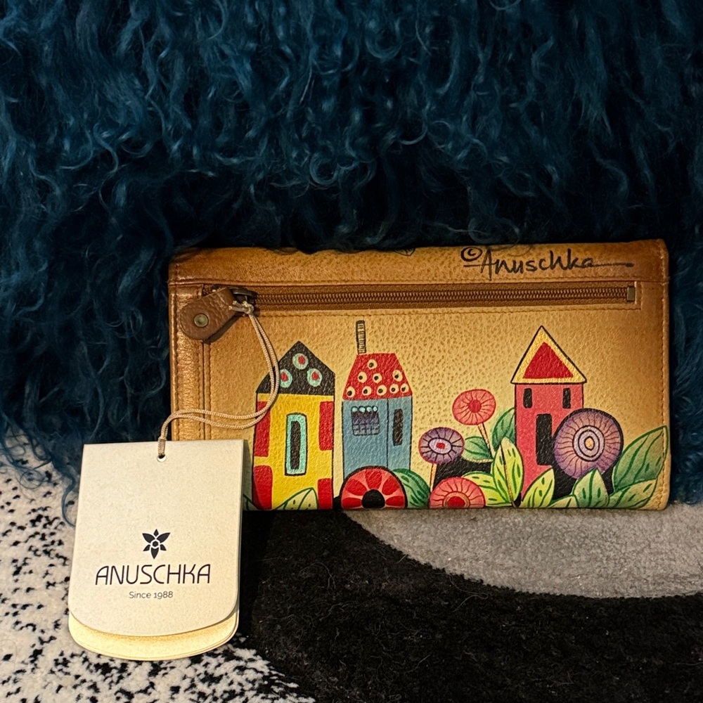 Anuschka NWT Hand Painted Leather Long Wallet comes w/ Dust Bag ~ RARE DESIGN❣️